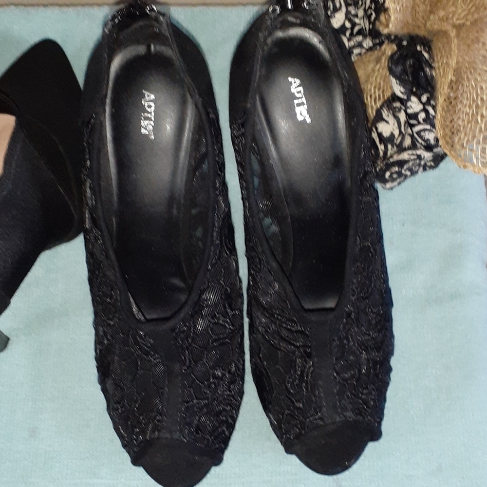 2 pair high heels - Picture 5 of 7